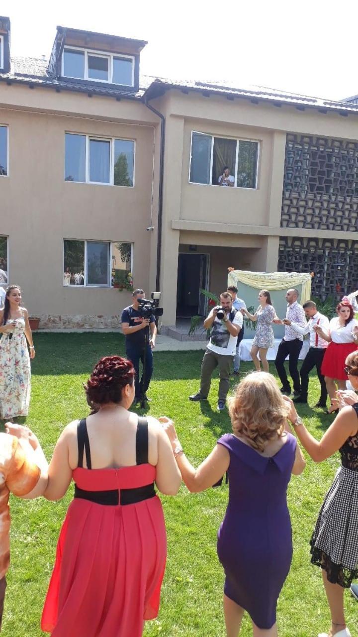 Casa Dobrescu Centura De Nord Hotell Craiova Eksteriør bilde